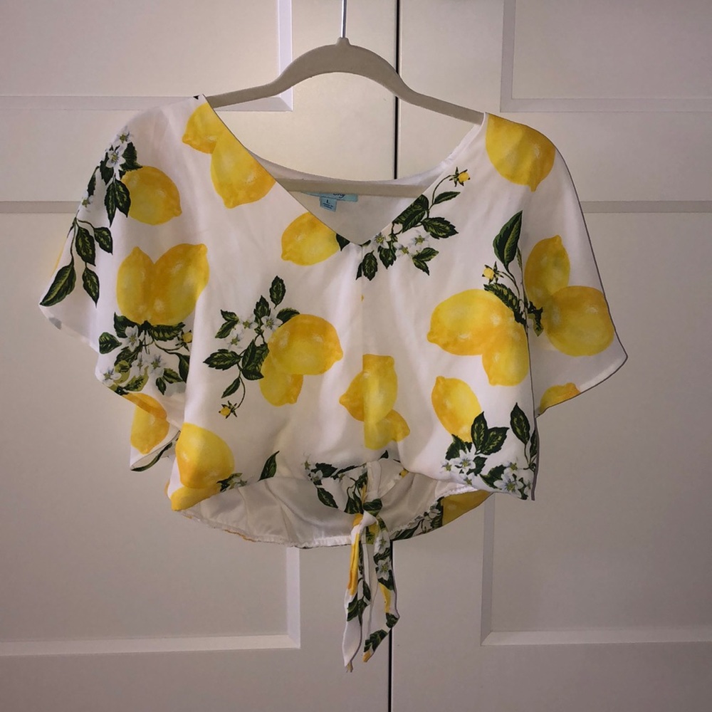 She + Sky fancy lemon crop top